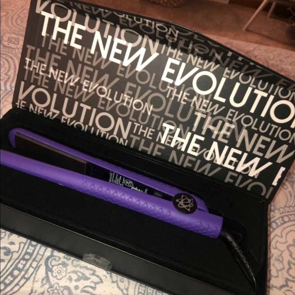 BRAND NEW $250, 1.25” classic styler